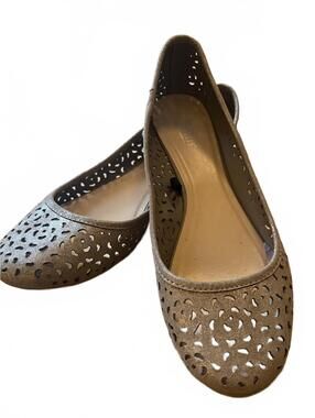 Women's silver Laser Cut Ballet Flats Size 8